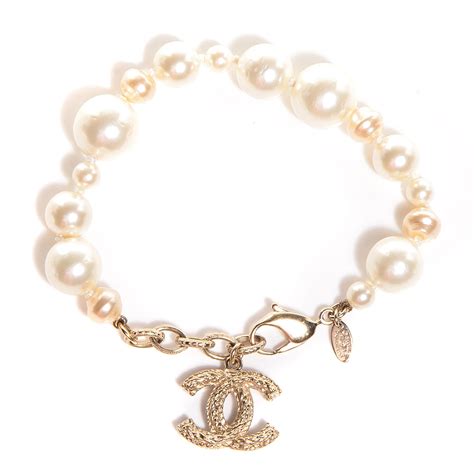 bracelet chanel perles|bracelet Chanel vide dressing.